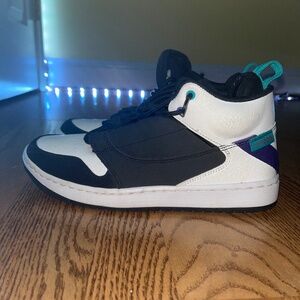 Jordan Mens Fadeaway Leather High Top Basketball Shoes Men’s 8.5 Women’s 10